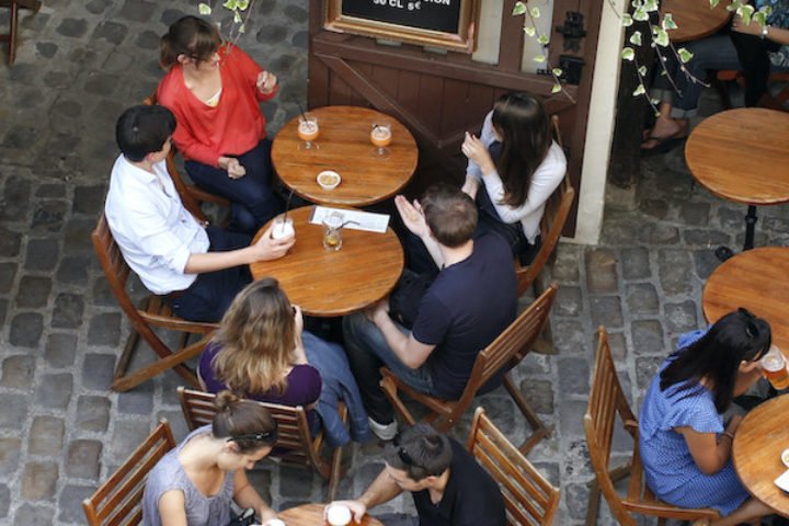 Terrasse de café à Montmartre